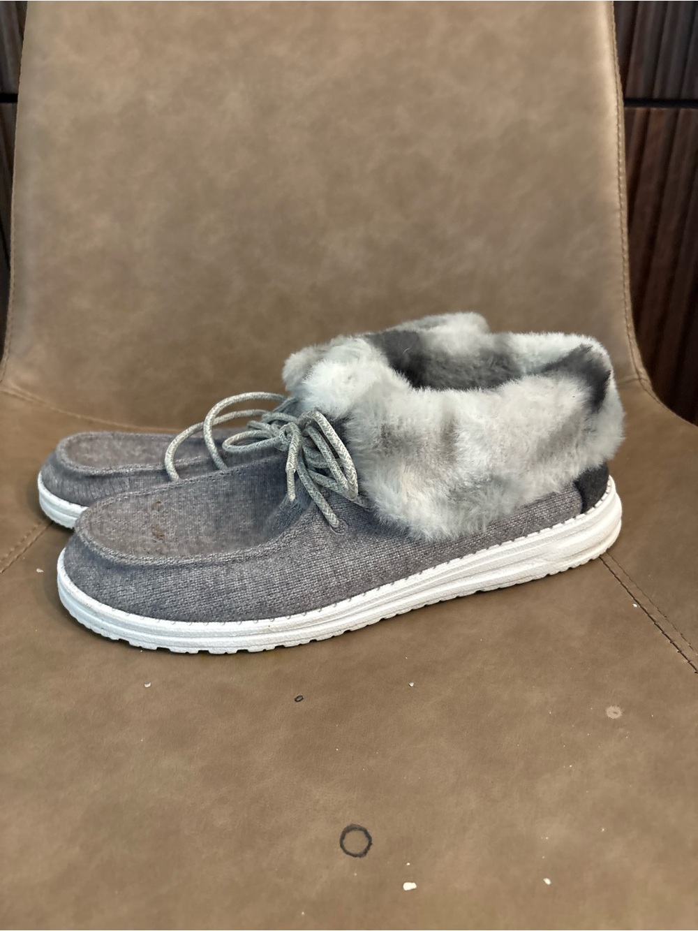 Hey dude gray fuzzy furry boots lace up shoes size 9